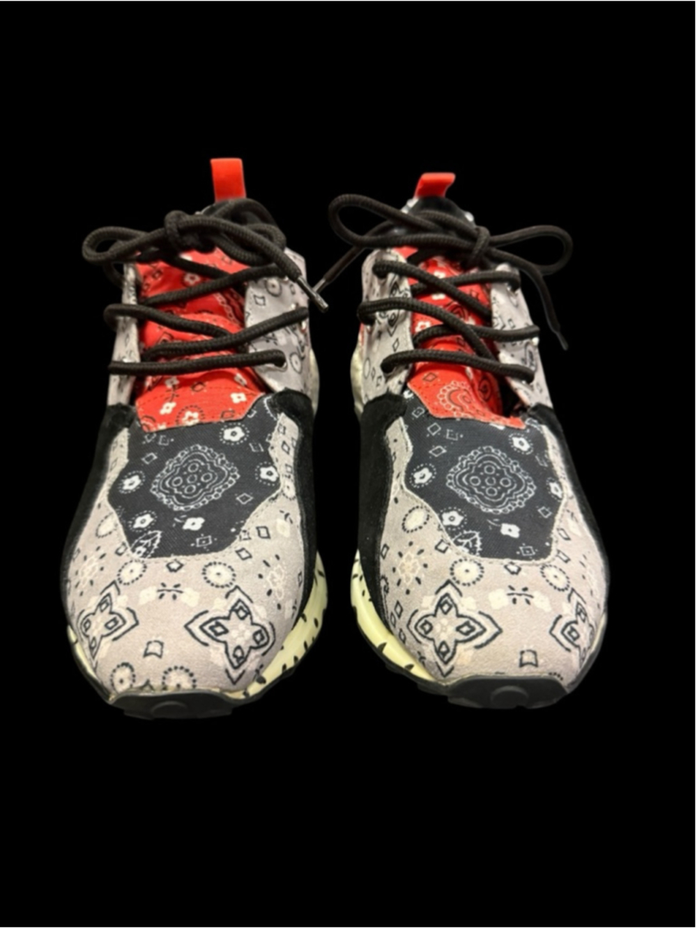 Women's Steve Madden Sneakers 9.5m black Red Bandana Print